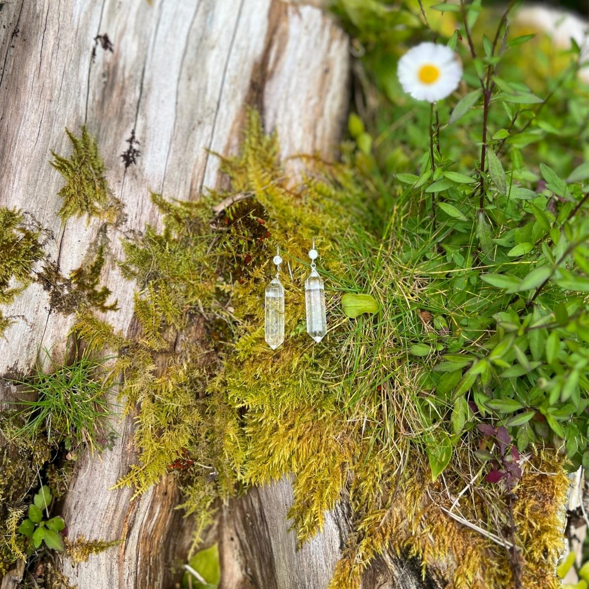 The Intuition Infusion Crystal Earrings are a perfect accessory for yogis and mindfulness-oriented individuals who seek to enhance their spiritual practices and connect with their higher selves.