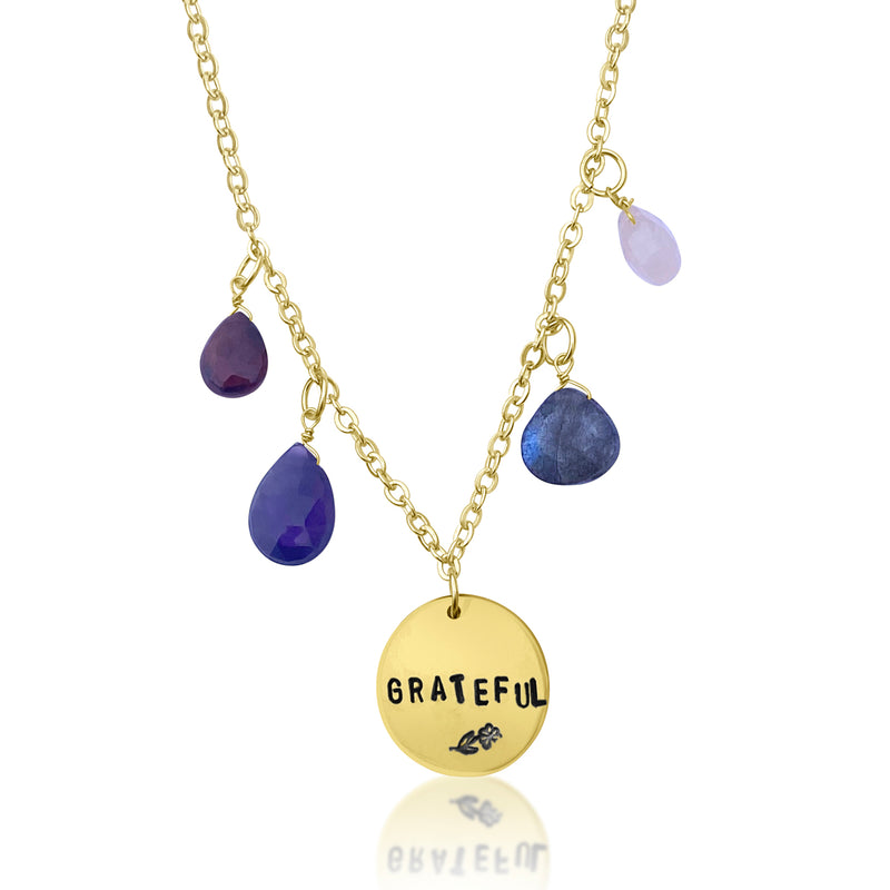 GRATEFUL Motivational Gold Necklace with Healing Crystals for Gratitude Practice. What are grateful for? It has been Scientifically proven, having a gratitude practice  increases happiness and empathy, reduce depression and anxiety.  Gratitude is an Attitude. ⁣⁣Wear these crystals for cultivating Gratitude.