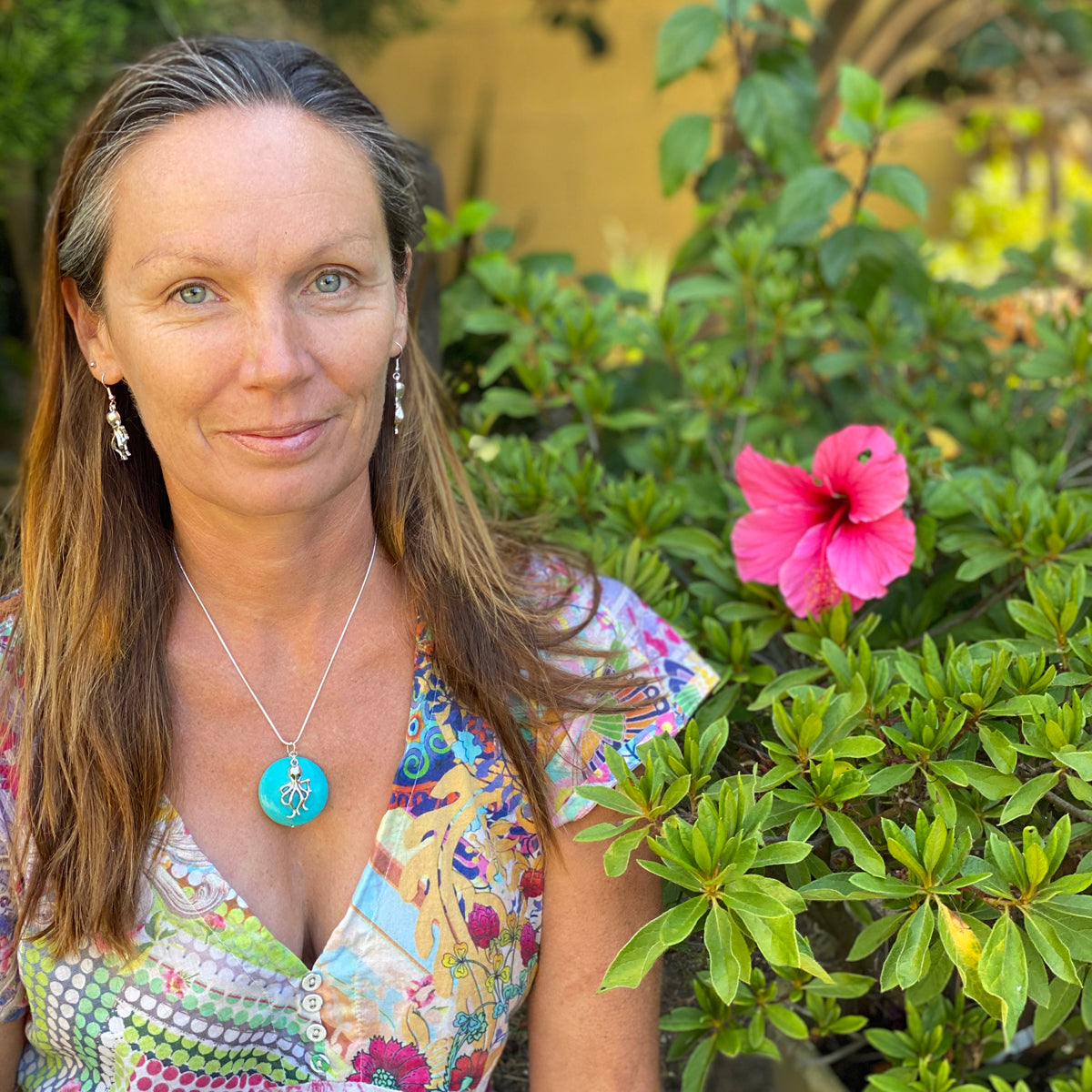 Gemstones That Can Help You Navigate Menopause with Grace