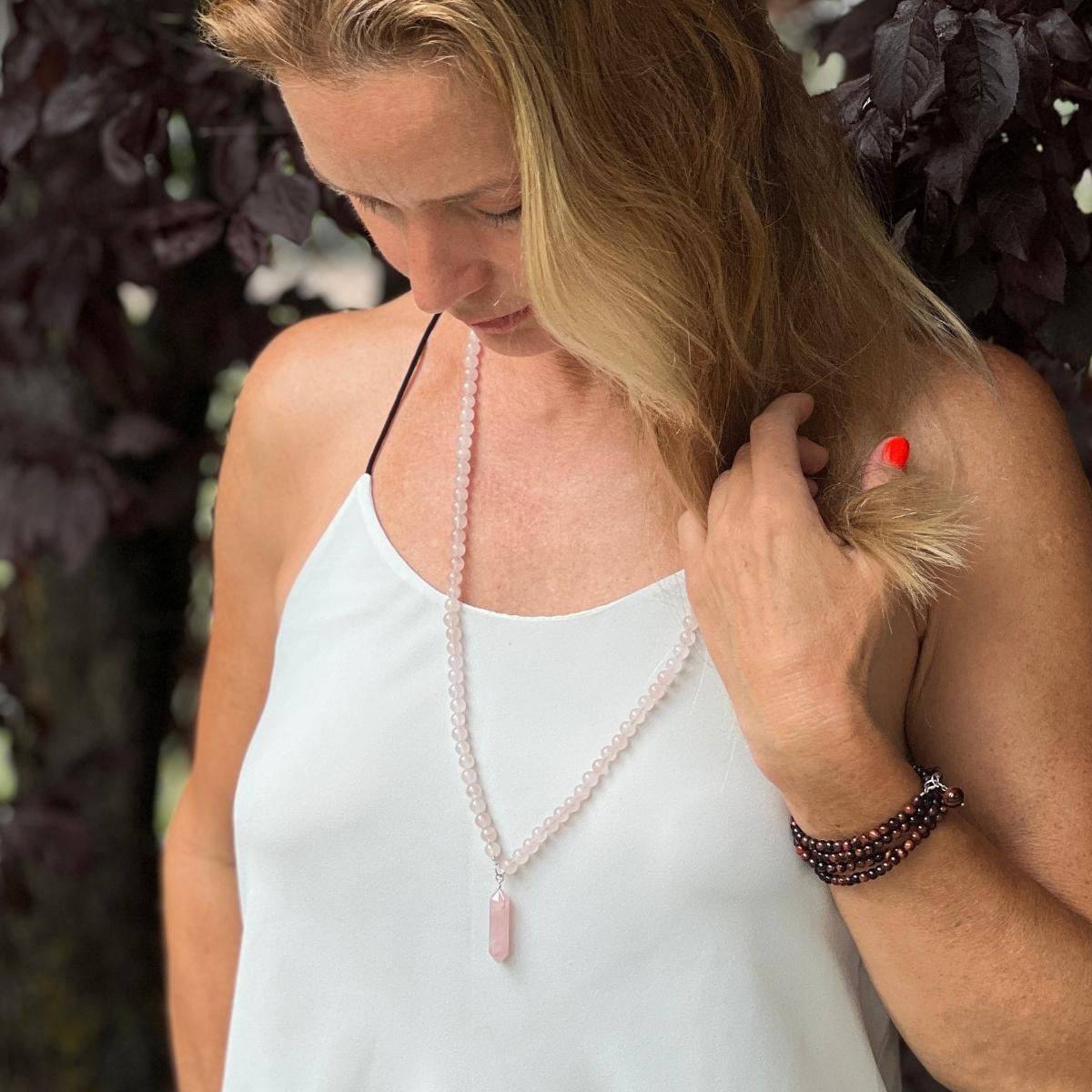 Rose quartz necklace on sale healing