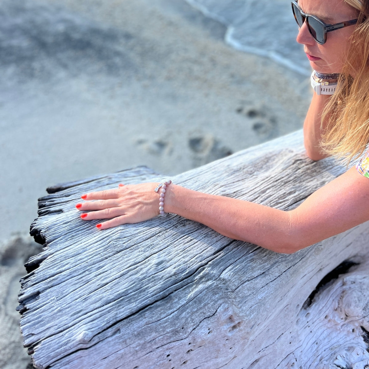 Let the Dragonfly Whispers - Lepidolite Bracelet be your guide, inspiring you to navigate the winds of change with grace, embrace the journey of self-reflection, and reveal your inner light with confidence at every turn.