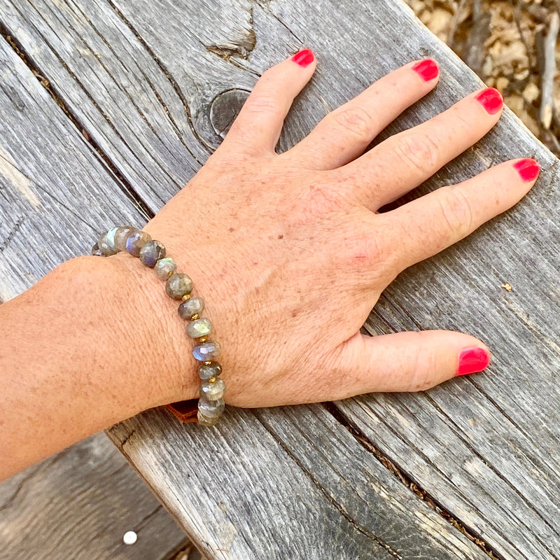Serenity Bracelet: Labradorite for a Positive Change in Your Life