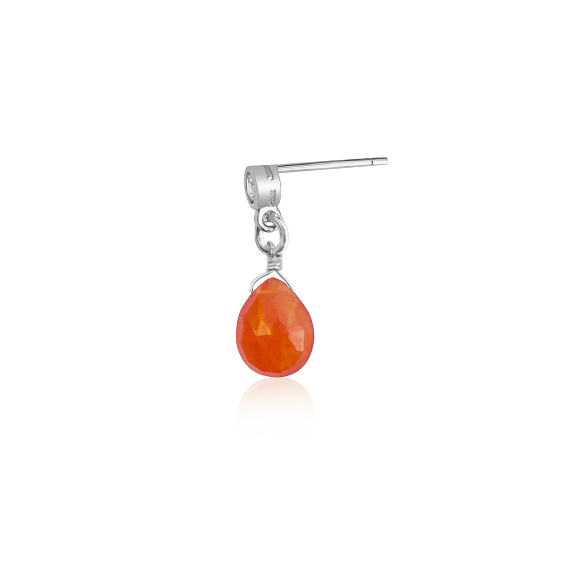 The vibrant Petite Sparkle - Carnelian Earrings are meticulously crafted for individuals who embrace a free-spirited lifestyle, resonate with crystal healing, and desire the energizing warmth of Carnelian.