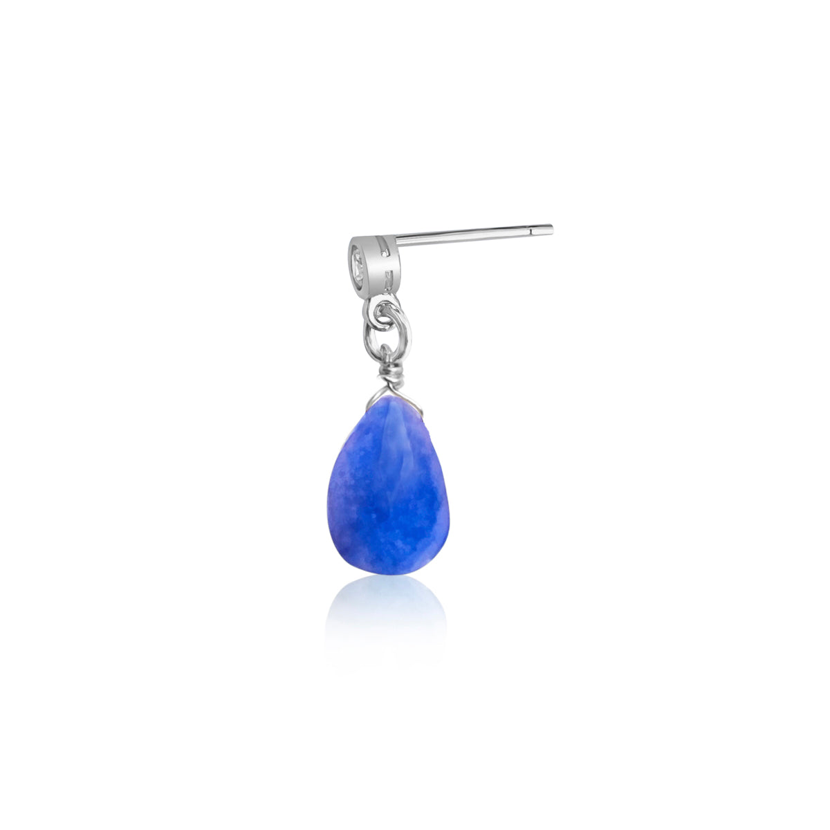 Introducing the enchanting Petite Sparkle - Tanzanite Earrings, thoughtfully crafted for individuals who embody a free-spirited lifestyle, resonate with crystal healing, and seek the mystical energy of Tanzanite. 