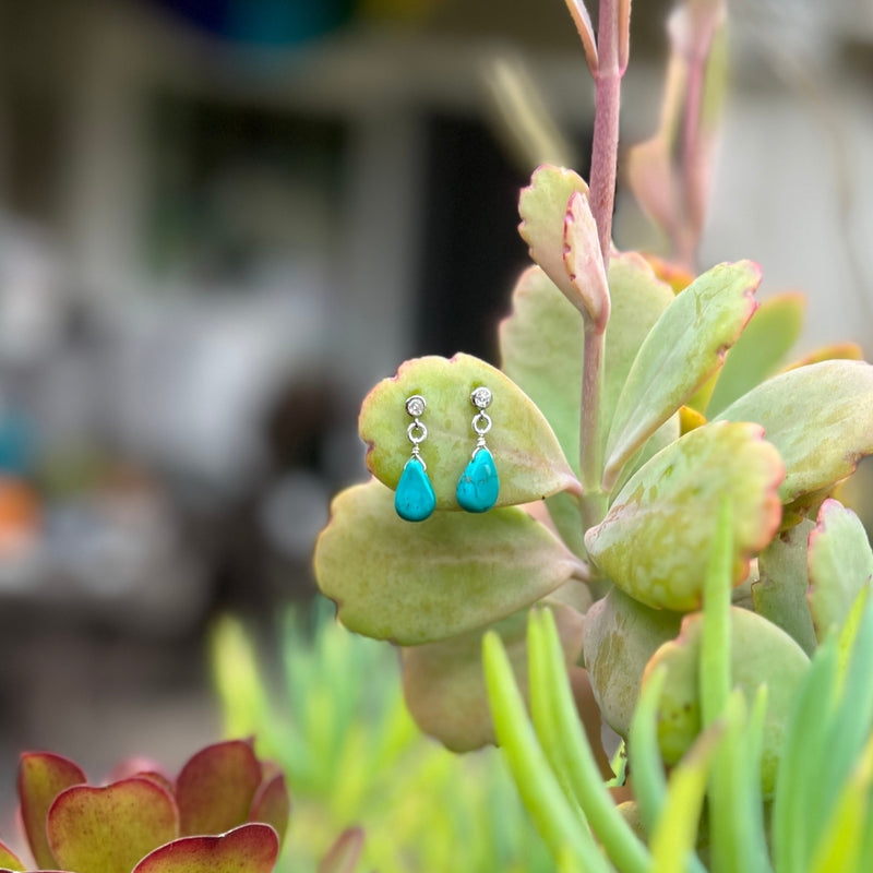 The captivating Petite Sparkle - Turquoise Earring are, meticulously designed for individuals who resonate with free-spirited vibes, crystal healing, and an affinity for positive energy.