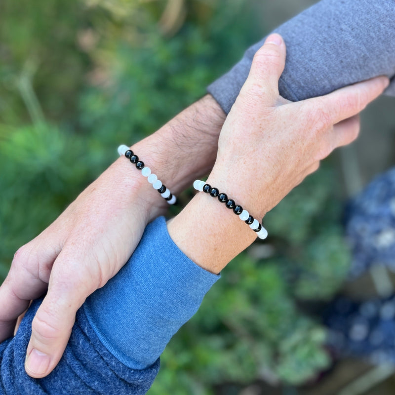 "I love you" morse code bracelets - a bracelet pair with a hidden message that will always connect you two. ❤️    ooo-oo--ooo-o-o-----oo-   Say "I love you" with this healing gemstone bracelet pair. It connects you two in a special bond.📿❤️
