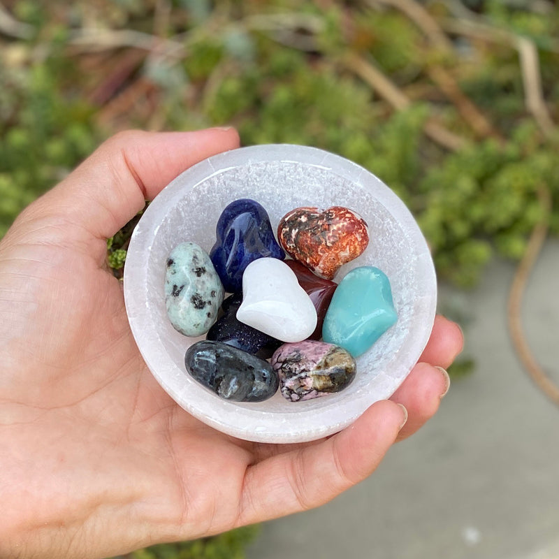Heart Shaped Healing Gemstones Corresponding with the Seven Chakras