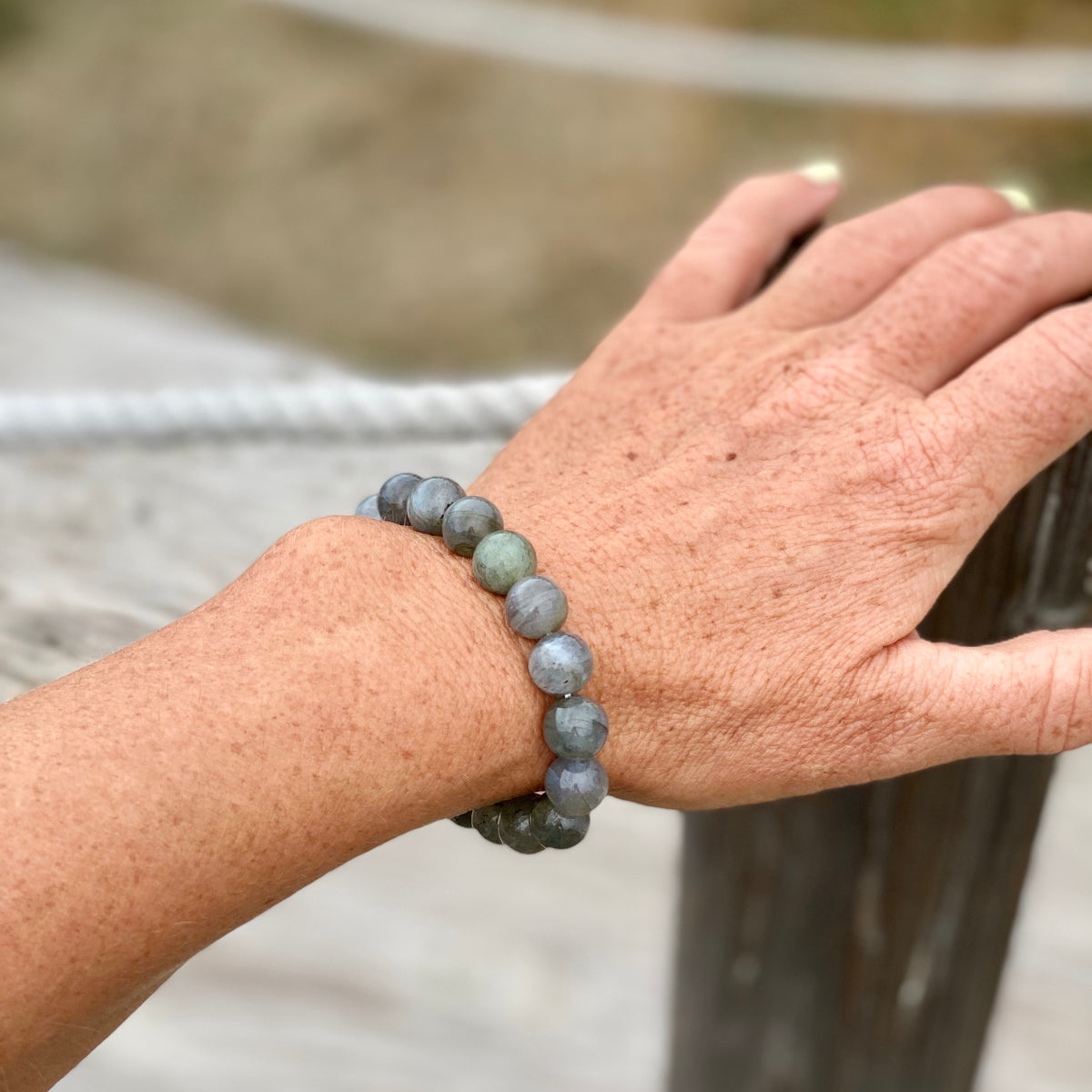 Labradorite Bracelet  Confidence and Healing – Uneedum