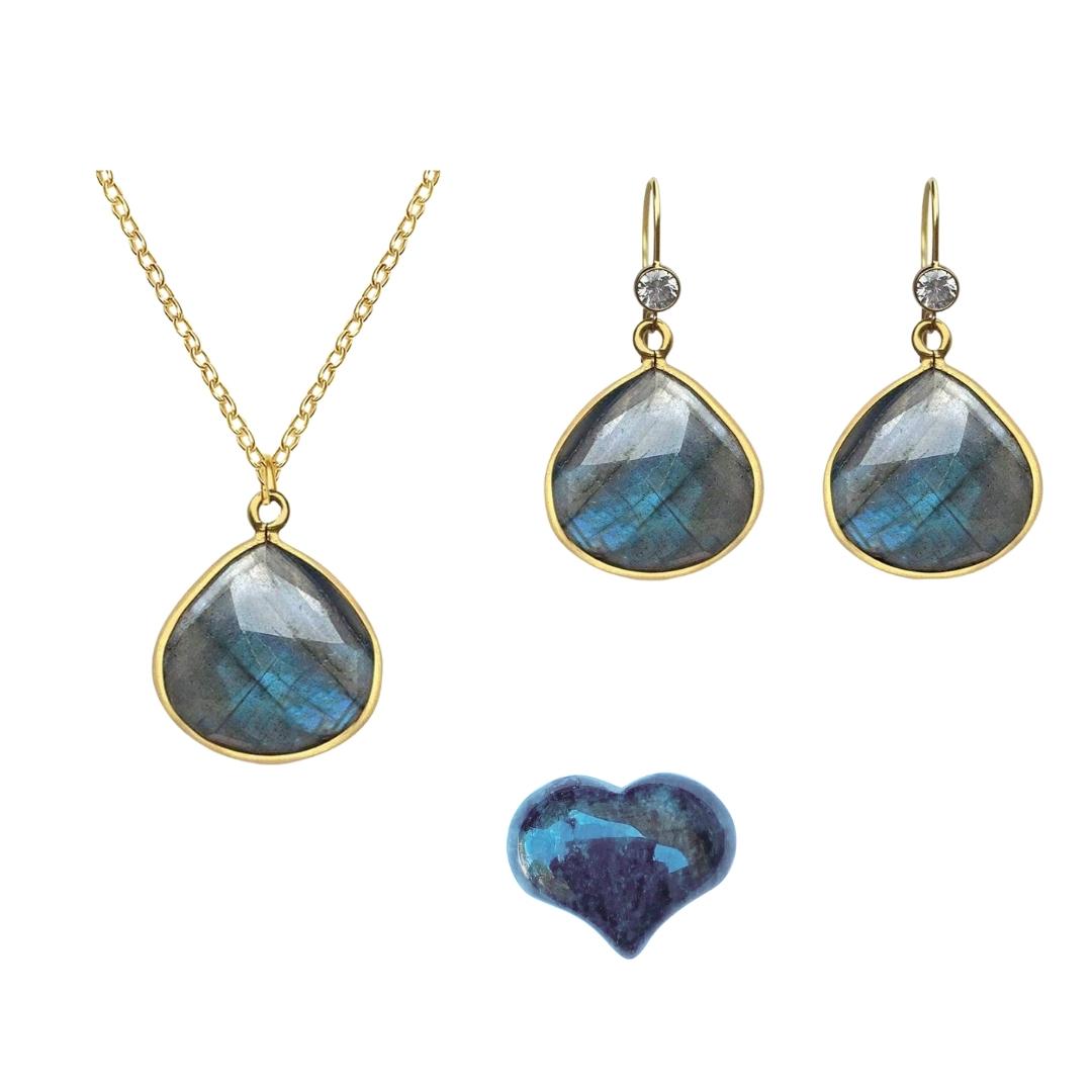 Labradorite Crystal Set to Invite a Positive Change into Your Life