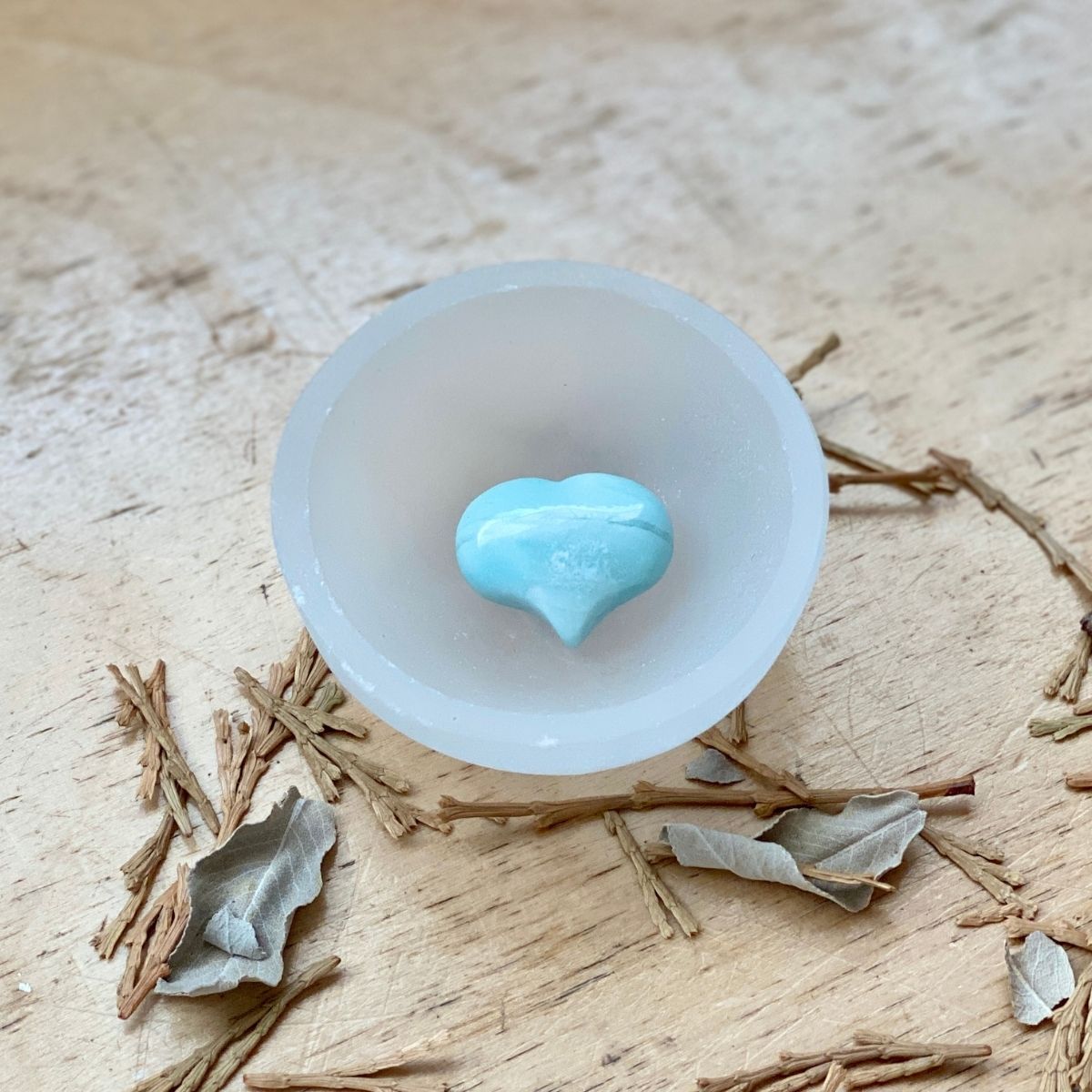 These selenite bowls are perfect for charging your intentional jewelry and crystals. Selenite Bowl for Crystal Cleansing and Charging, Selenite Charging Dish - Selenite Bowl for jewelry, Crystal Cleansing, Energy Cleansing, Ring Dish, selenite bowl, Selenite Charging Dish. Best way to cleanse crystals?