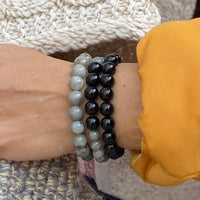 Self Control Bracelet Stack: Which are the Best Stones and Crystals for Self Control? Onyx helps one have self-control and anchors one’s flighty energy into a more stable way of life. It is this stone of inner strength and endurance, helping one to carry even the most difficult task to completion.